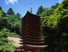 十三重塔（重要文化財）