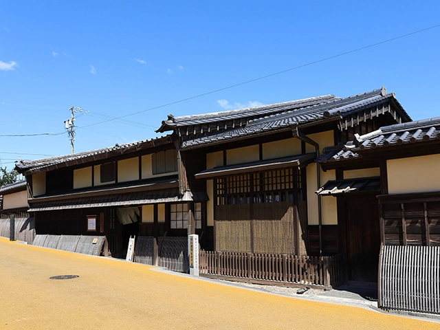 旧小津清左衛門家外観写真